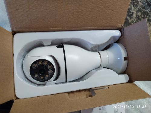 1080P Wireless 360 Rotate Auto Tracking Panoramic Camera Light Bulb photo review