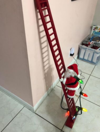 Climbing Santa photo review