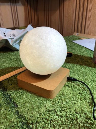 Lunamen - Magnetic Levitating Moon Lamp photo review